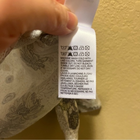 Lucky Brand, Women’s Floral, Crew Neck Top, Size Medium - Picture 6 of 8